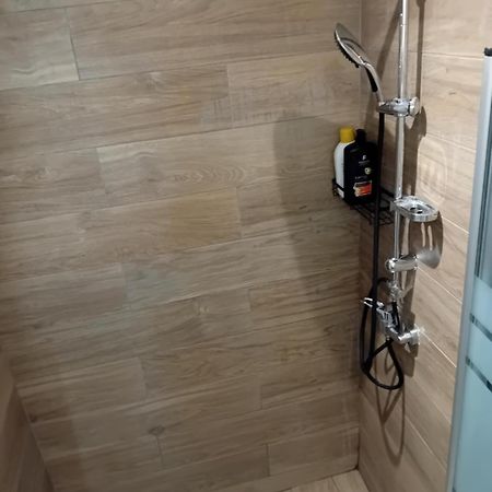 Studio Meuble 4Km Aeroport Шарлероа Екстериор снимка