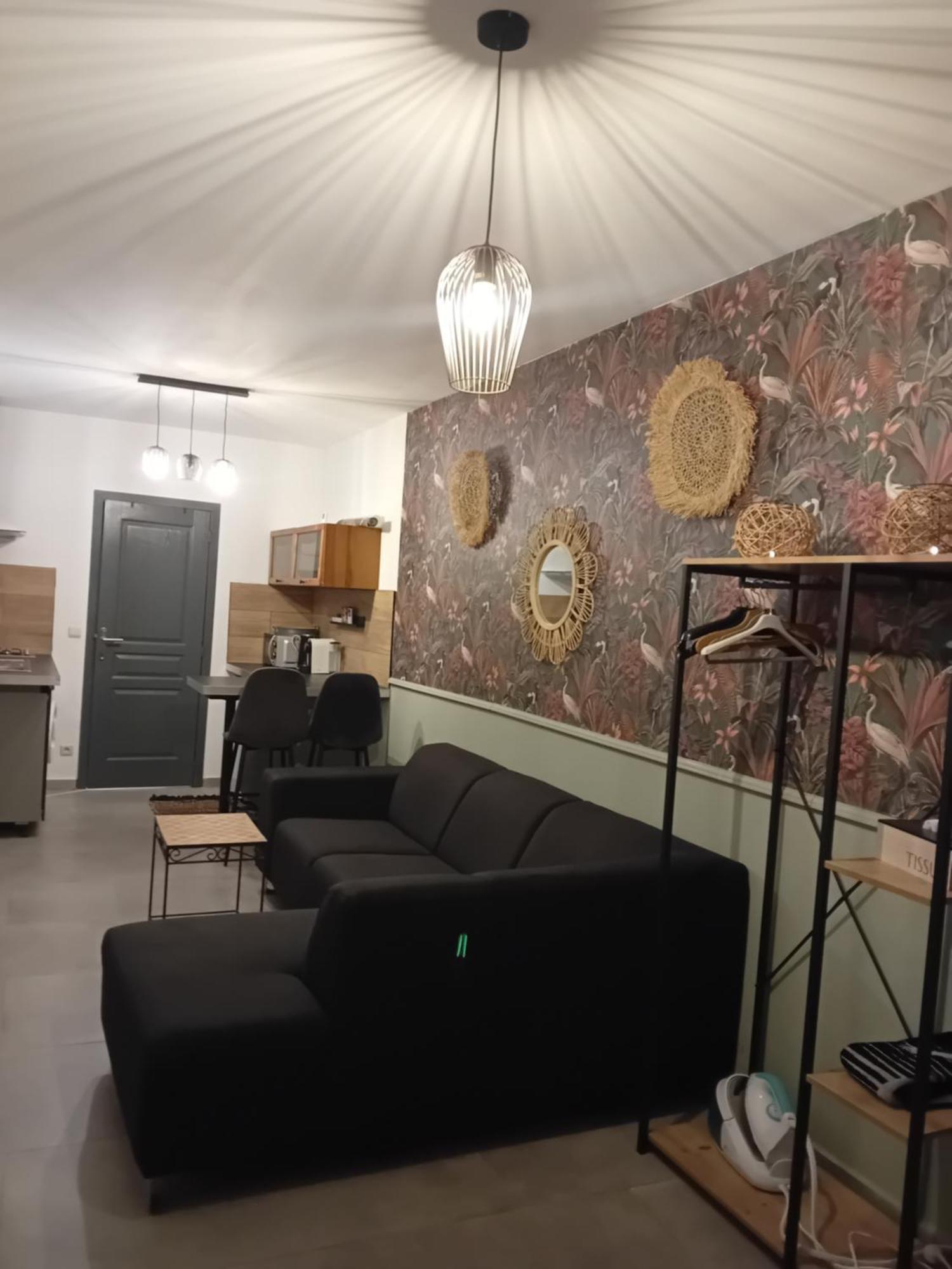 Studio Meuble 4Km Aeroport Шарлероа Екстериор снимка